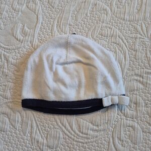 Janie and Jack girls size 0-3 months white with blue trim beanie EUC